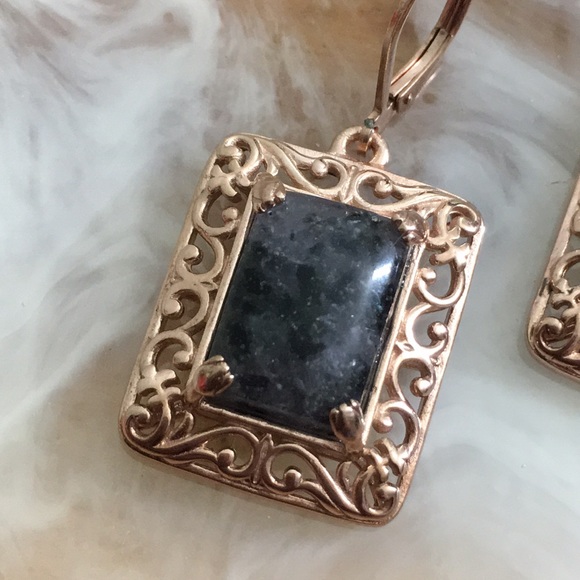 🖤Rosegold plated gemstone earrings - Picture 3 of 12